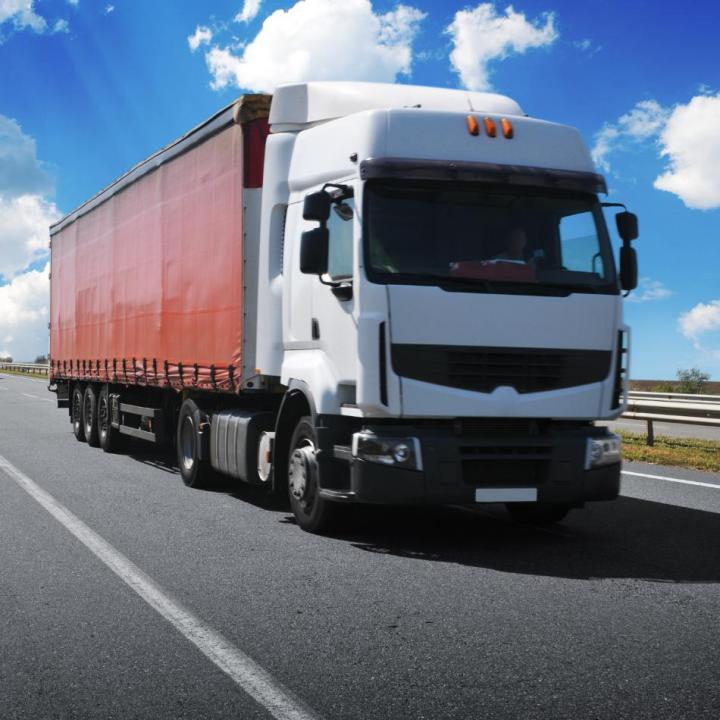 Nous assurons une livraison rapide et fiable de nos matériaux naturels.